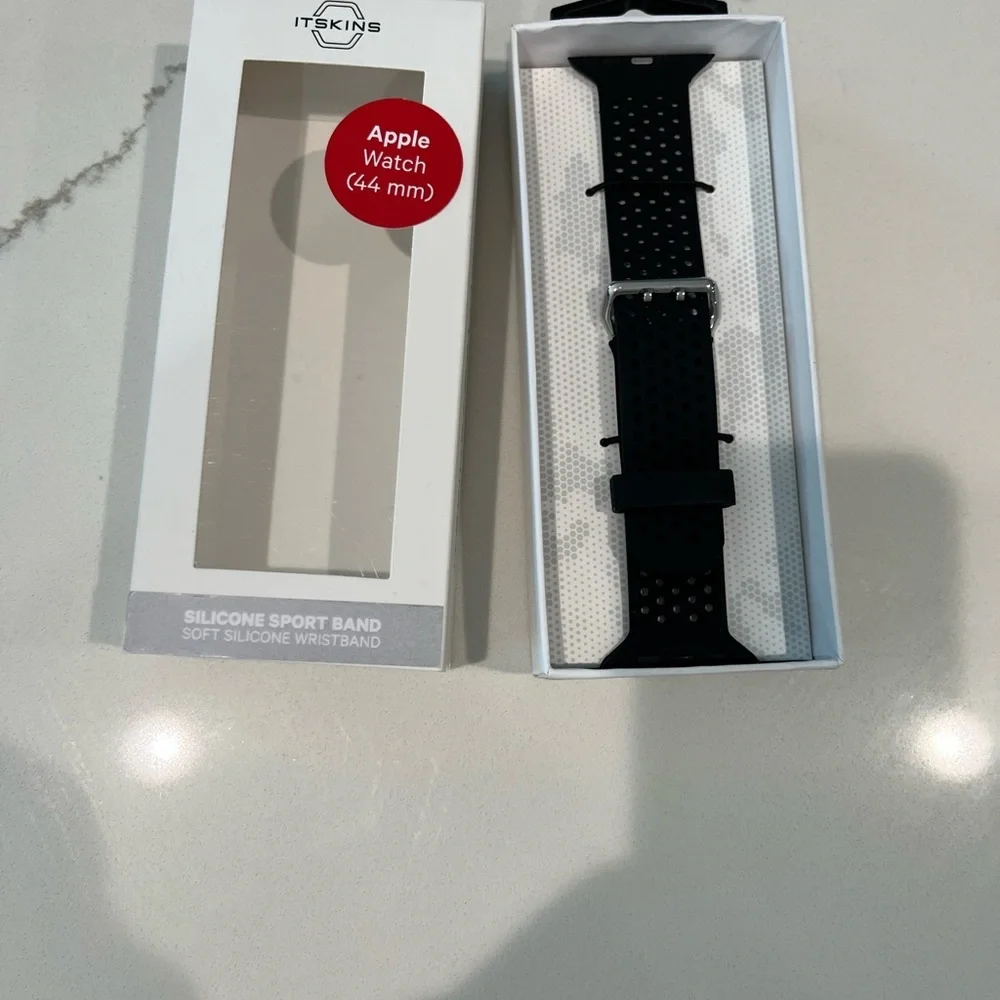 Itskins Black Silicone Sport Band for Apple Watch (44mm)